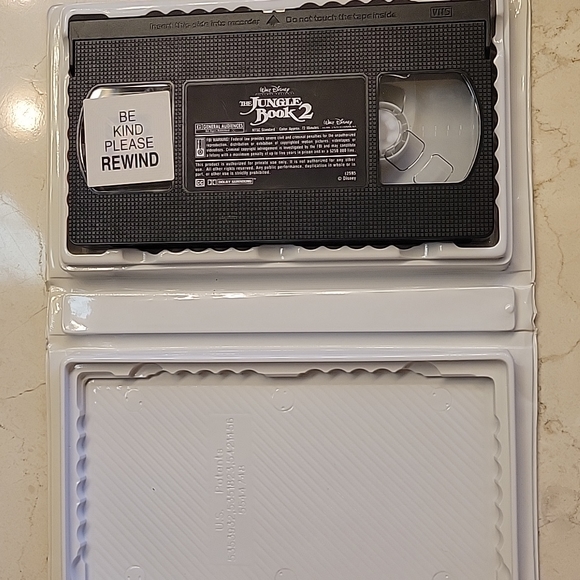 Walt Disney's The Jungle Book 2 VHS Tape - Picture 4 of 6